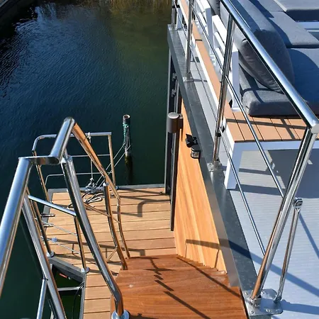 Botel Houseboat In Plau Am Niederdorla